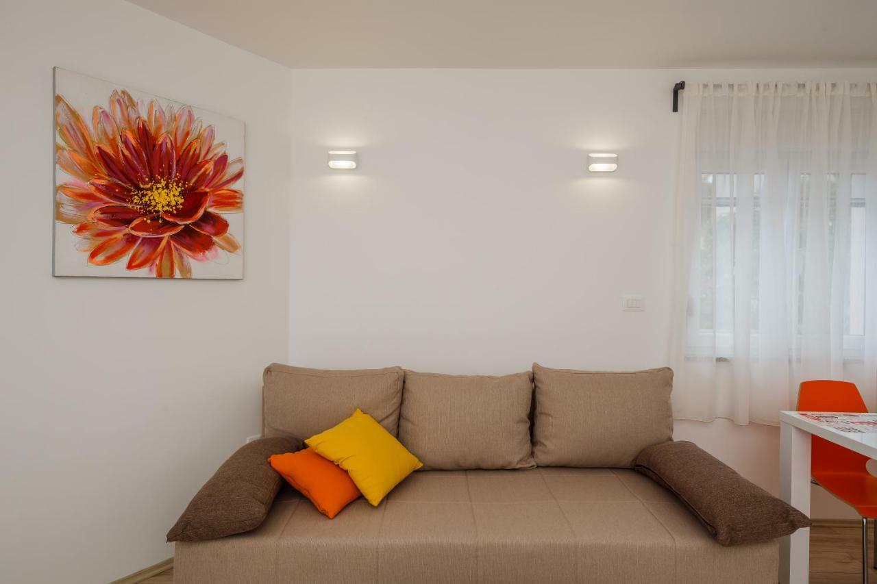 Apartments Mare Trogir Exterior photo
