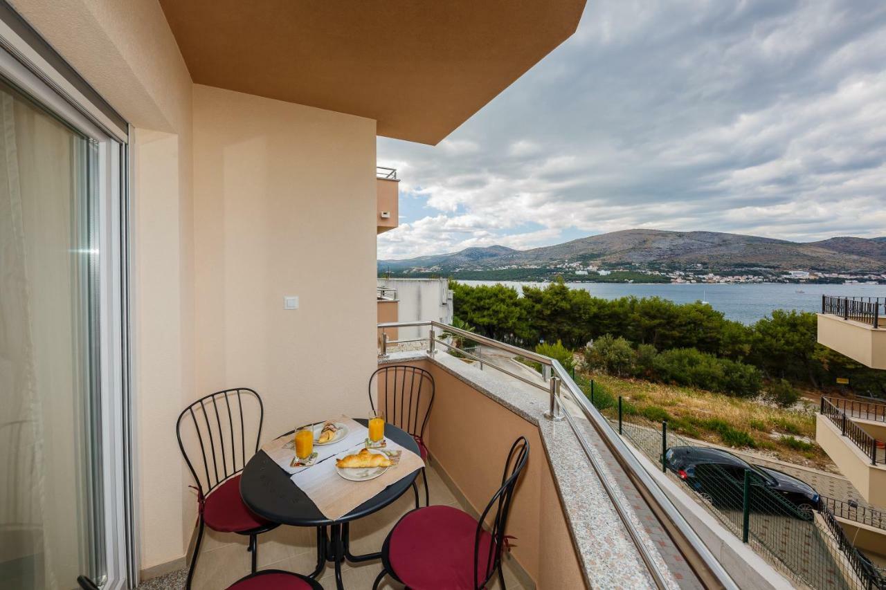 Apartments Mare Trogir Exterior photo