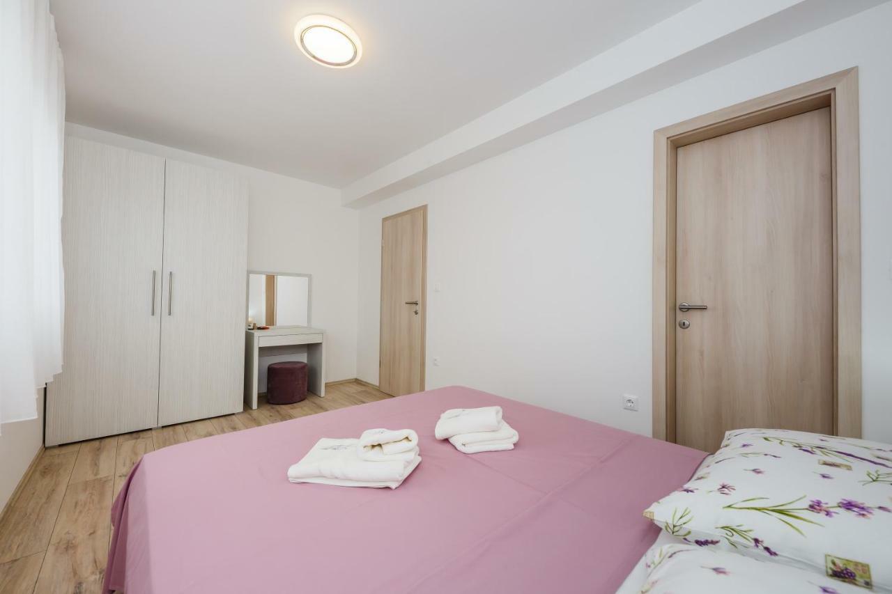 Apartments Mare Trogir Exterior photo