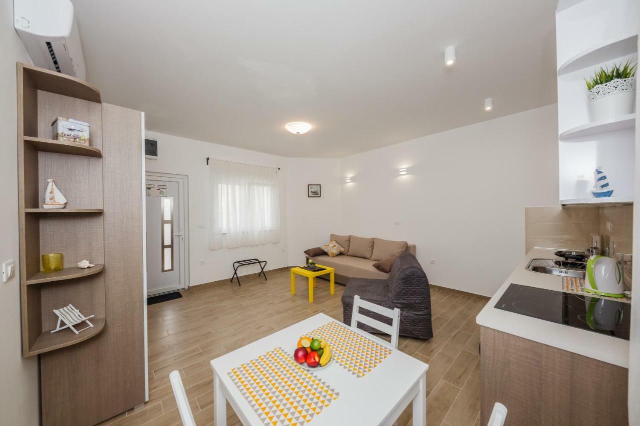 Apartments Mare Trogir Exterior photo